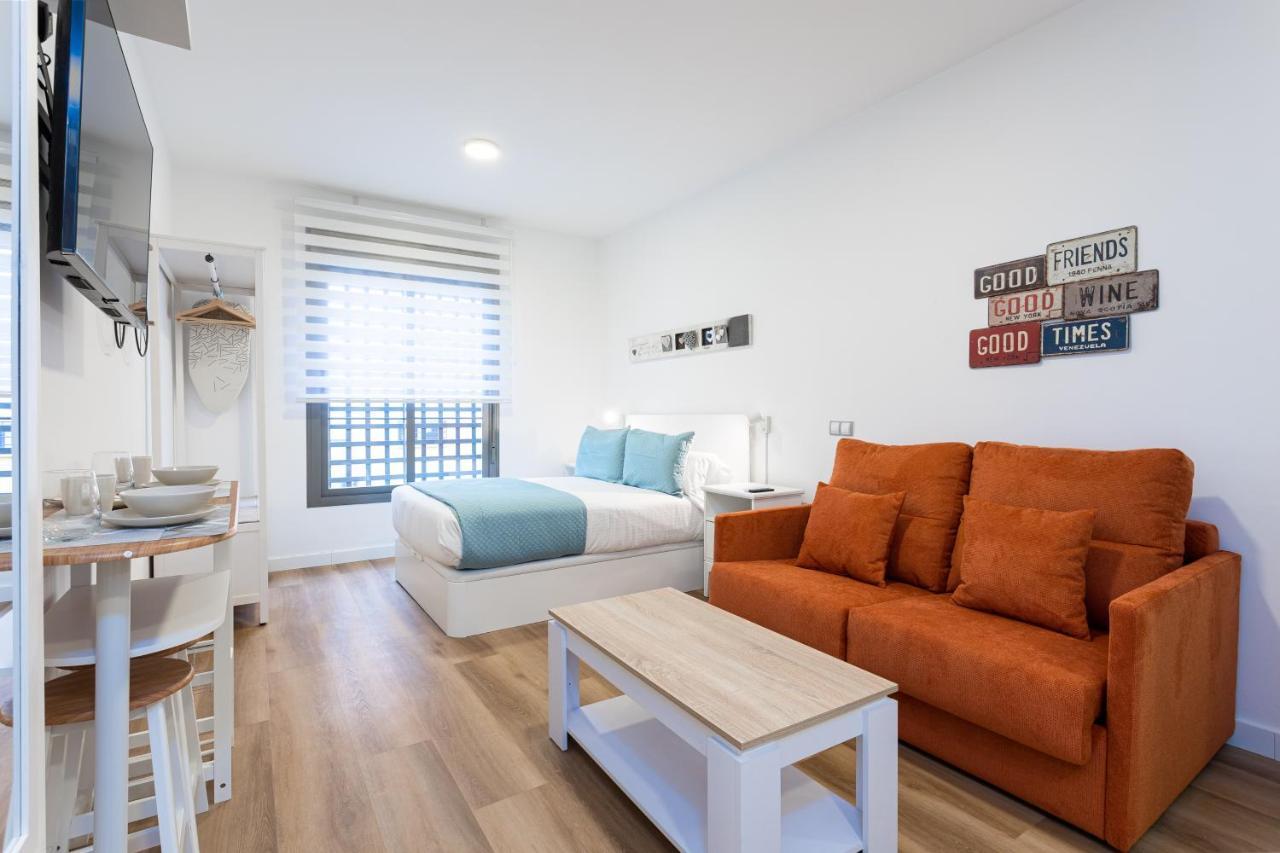 Apartments Holidays2Malaga City Center Buitenkant foto