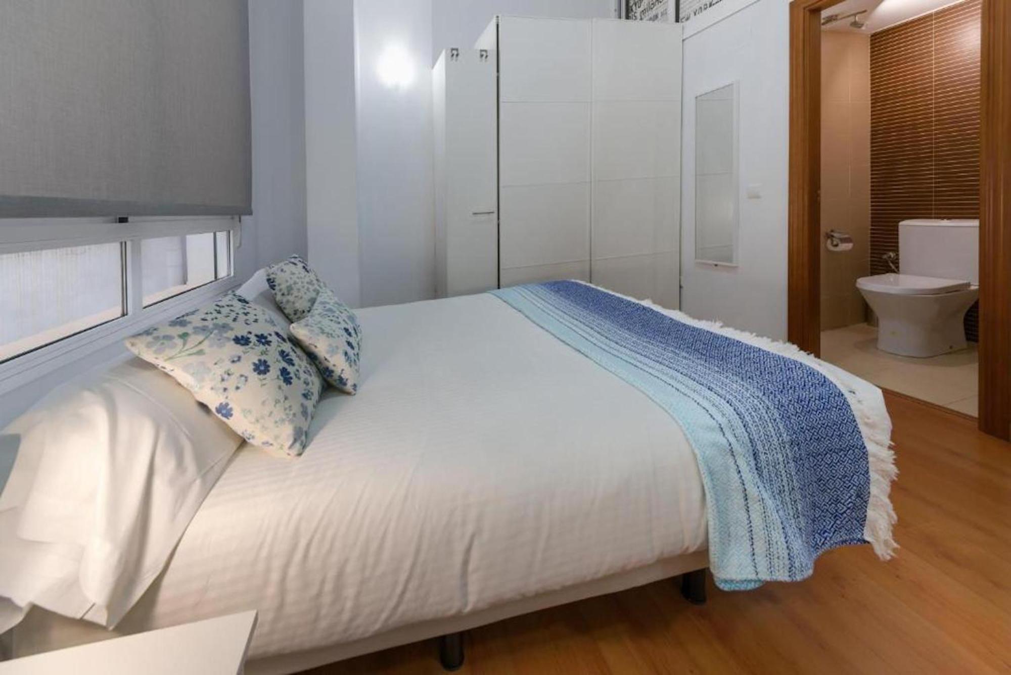 Apartments Holidays2Malaga City Center Buitenkant foto
