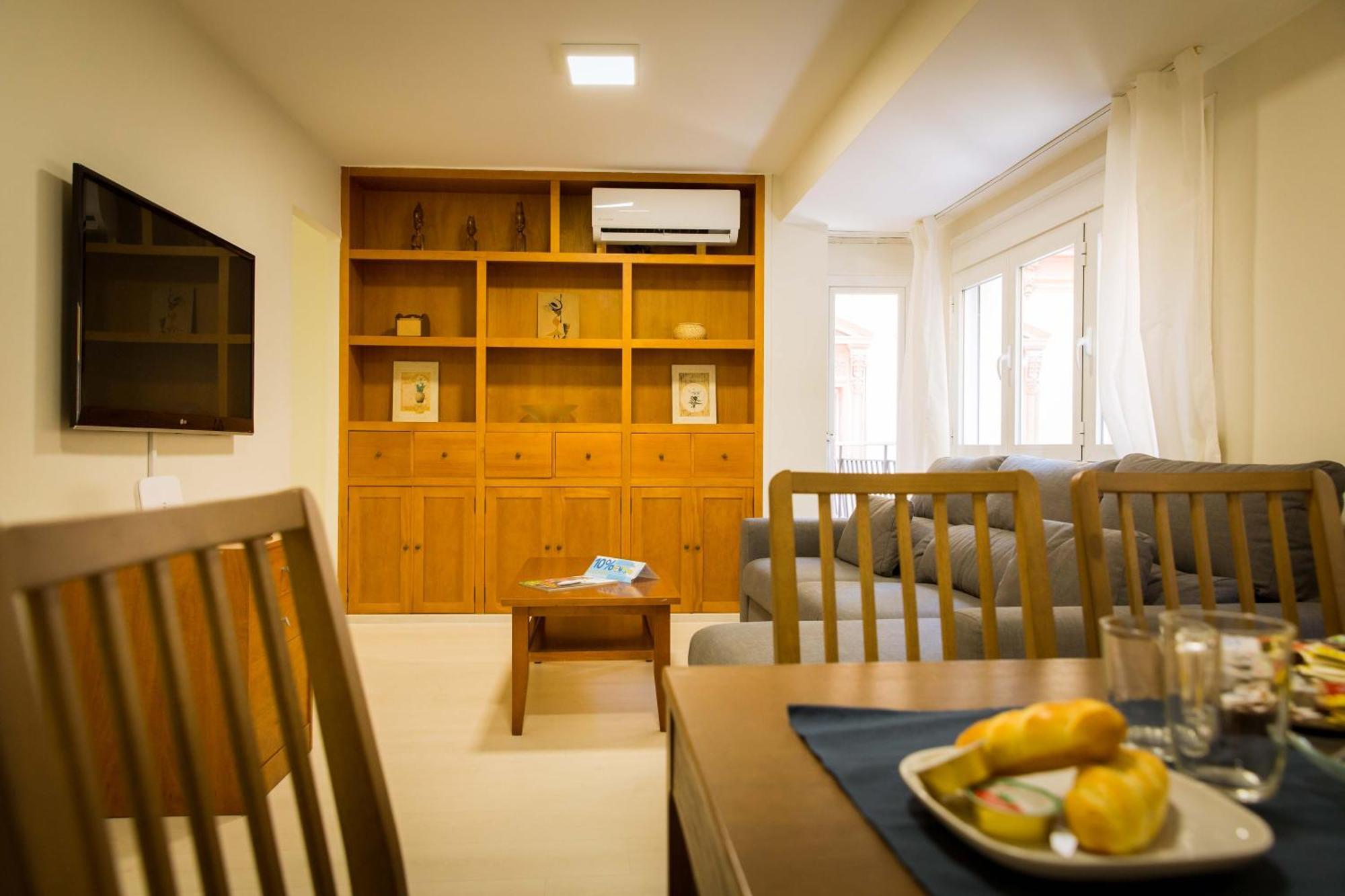 Apartments Holidays2Malaga City Center Buitenkant foto