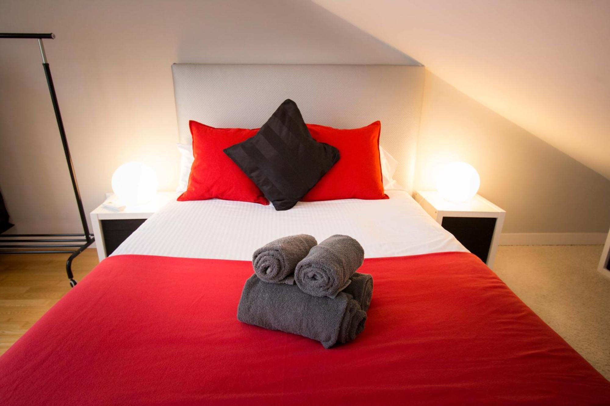 Apartments Holidays2Malaga City Center Buitenkant foto