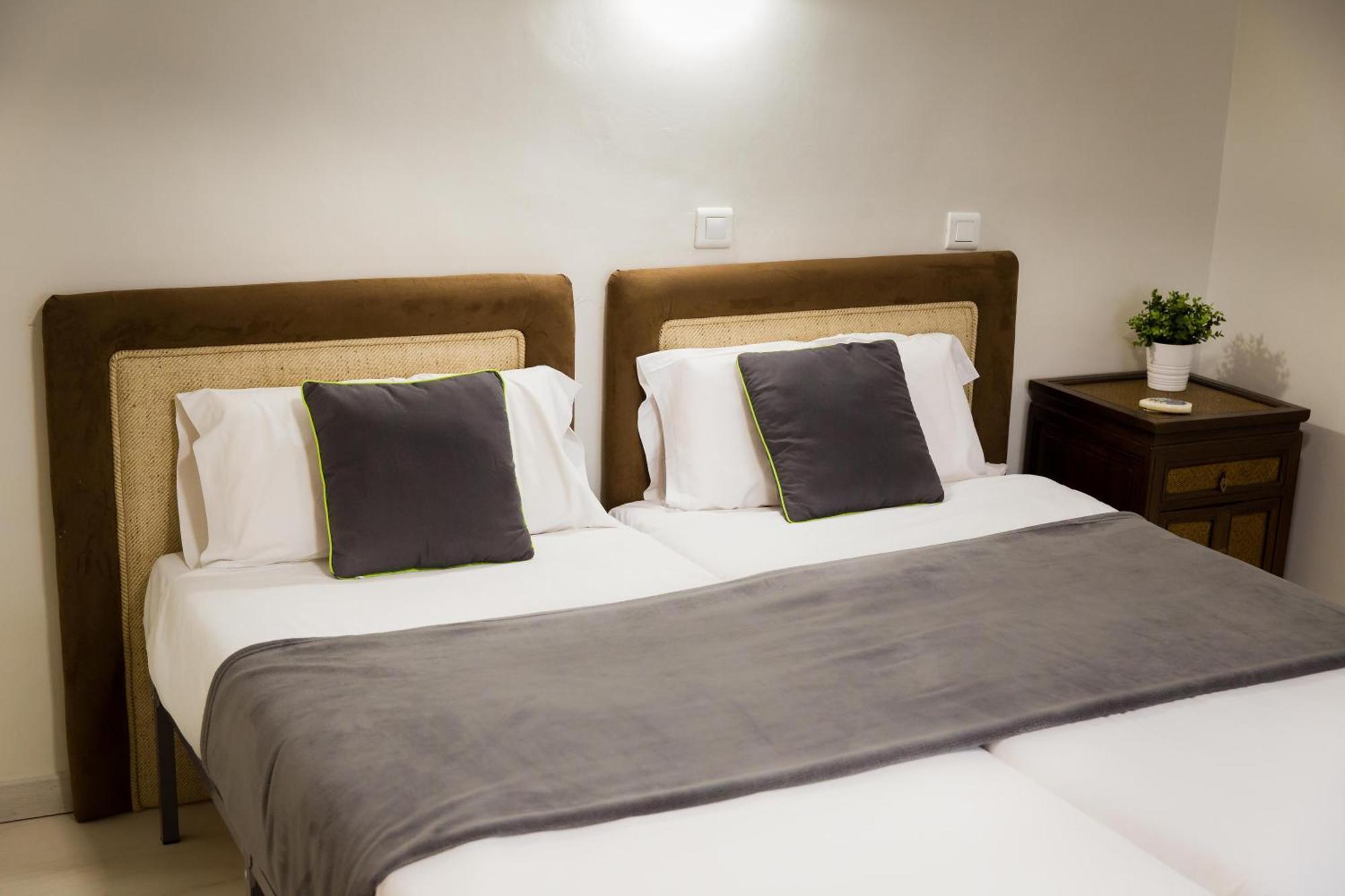 Apartments Holidays2Malaga City Center Buitenkant foto