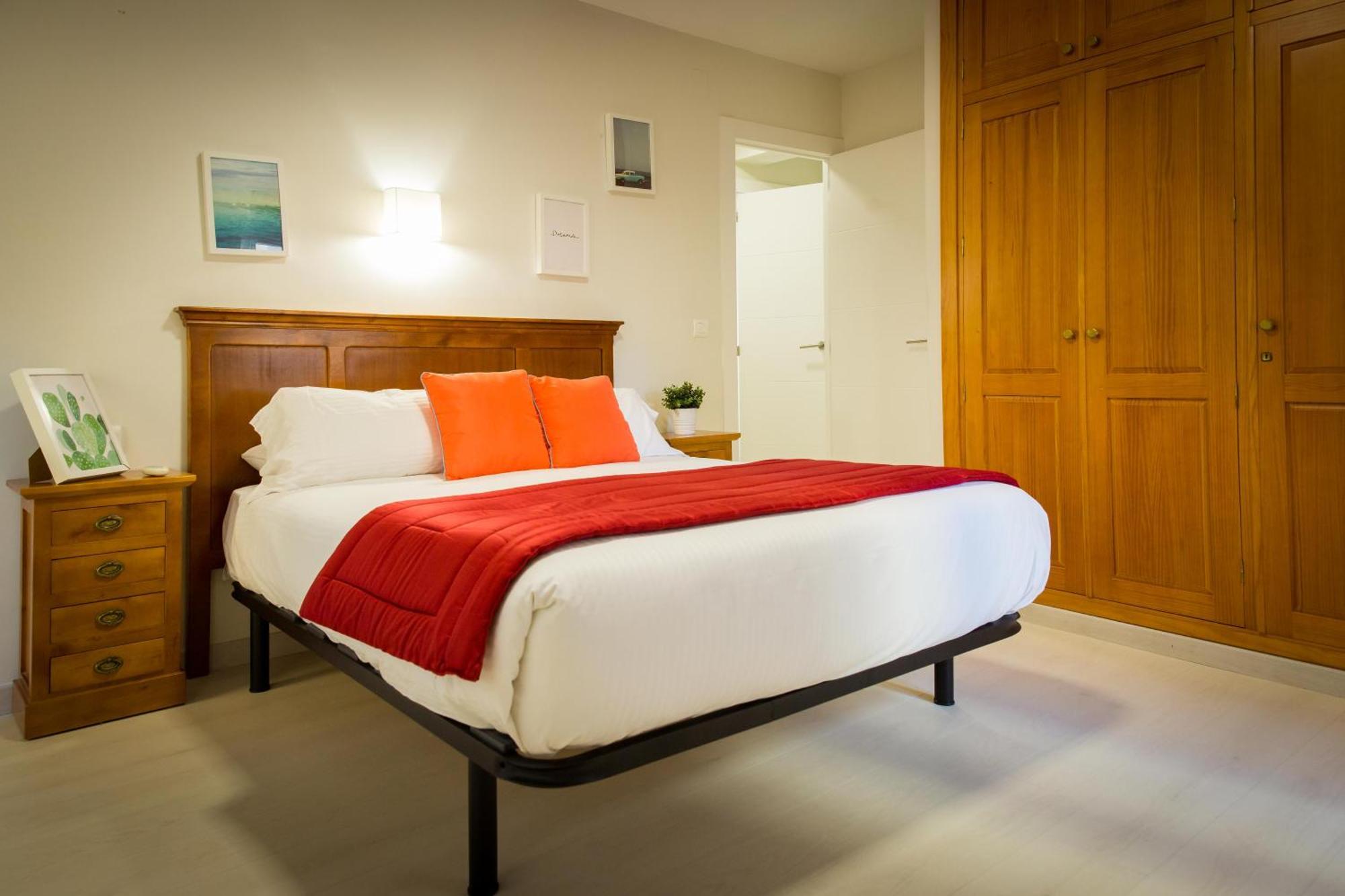 Apartments Holidays2Malaga City Center Buitenkant foto