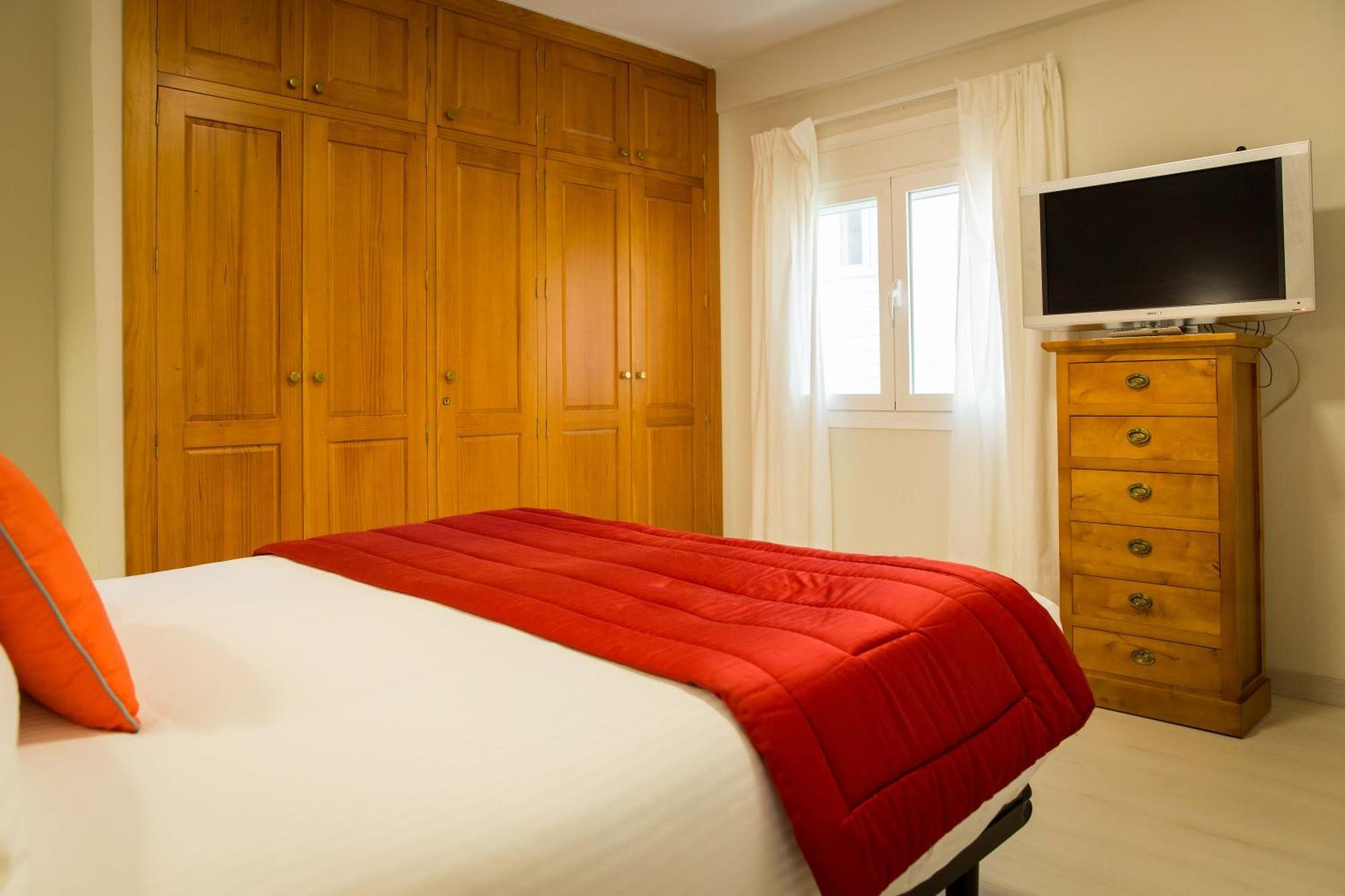 Apartments Holidays2Malaga City Center Buitenkant foto